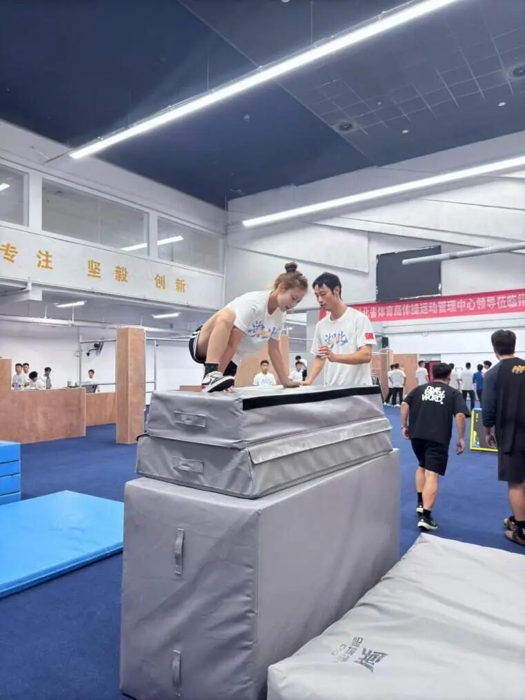 鲸鱼体育直播图片